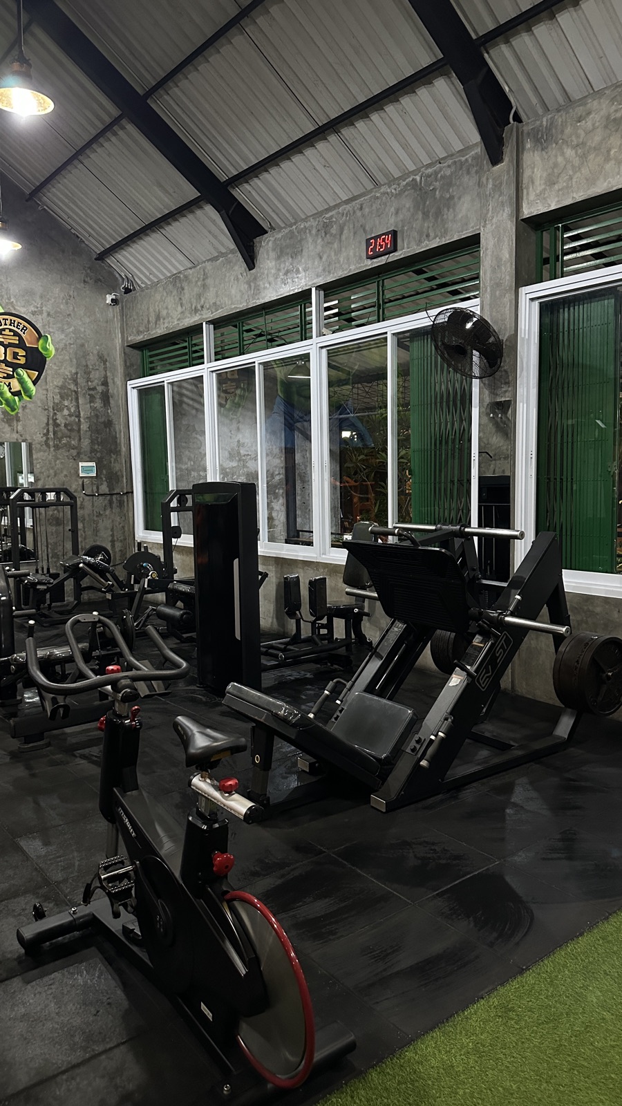 Brother Gym Canggu — equipment detail